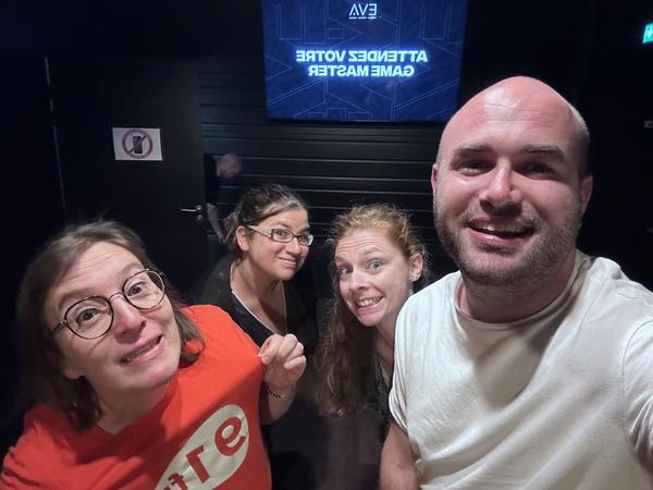 L’équipe bénévole de la webradio 91 FM en action – photo 3