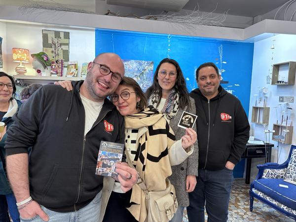 L’équipe bénévole de la webradio 91 FM en action – photo 15